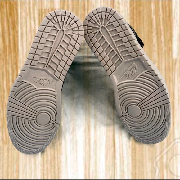 NWOT AIR JORDAN 1 RETRO HIGH PREMIUM - Picture 4 of 7